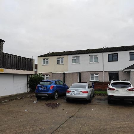 Elegant 3-Bedroom Home, Sleeps Up To 5 Guest. South Ockendon Exterior photo